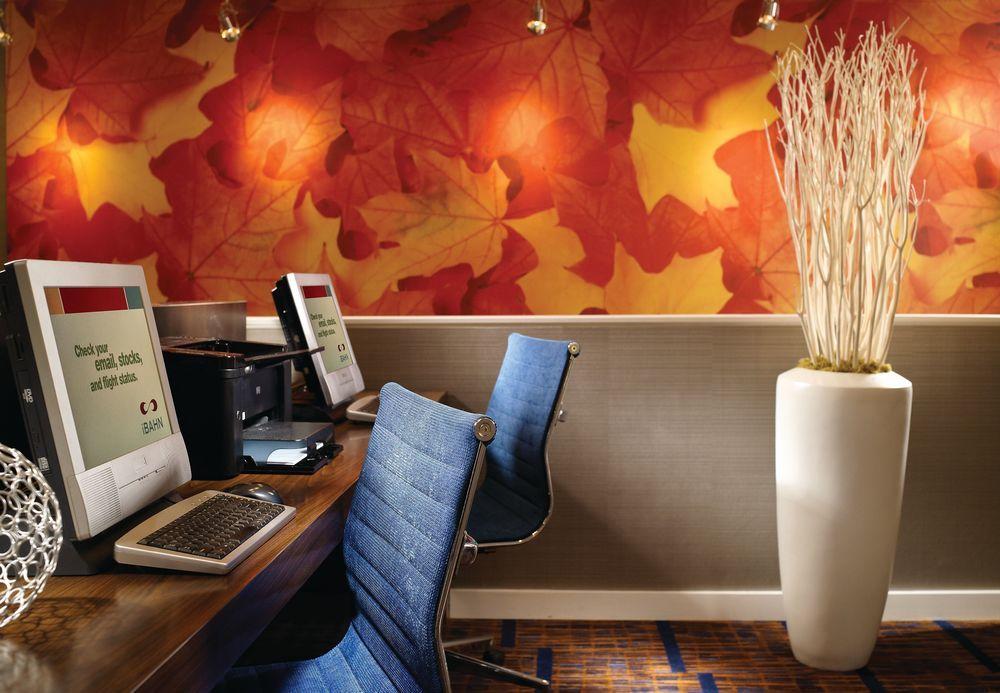 Отель Courtyard By Marriott Atlanta Executive Park/Emory Экстерьер фото