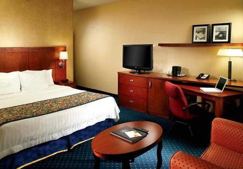 Отель Courtyard By Marriott Atlanta Executive Park/Emory Номер фото
