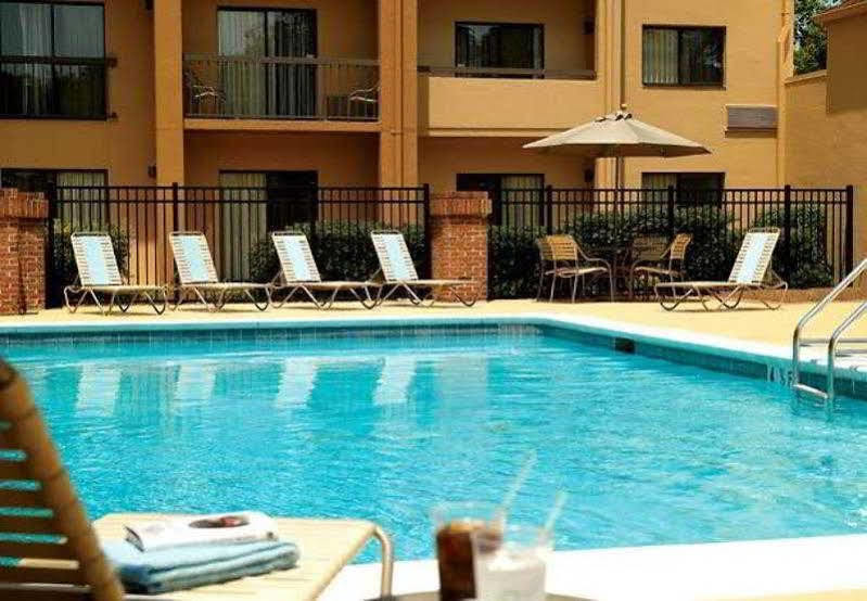 Отель Courtyard By Marriott Atlanta Executive Park/Emory Экстерьер фото